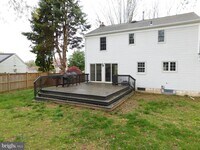 Building Photo - 916 Pointer Ridge Dr