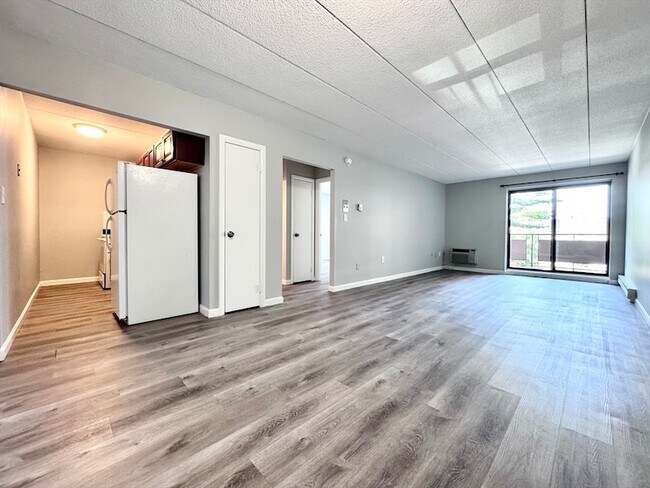 Building Photo - 60 Pleasant St