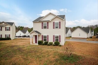 Building Photo - Move In Ready Lillington Home!