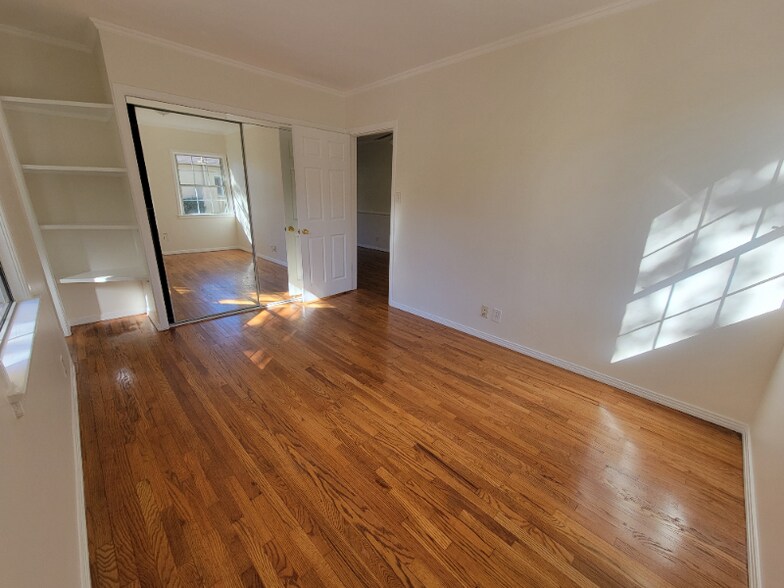 Building Photo - 13644 Leadwell St