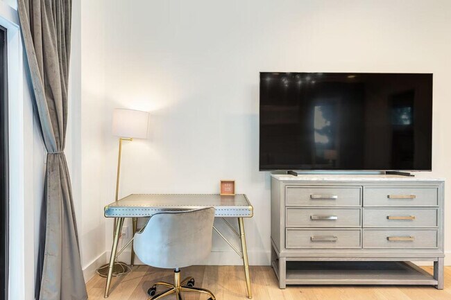 Building Photo - 115 110th Pl SE