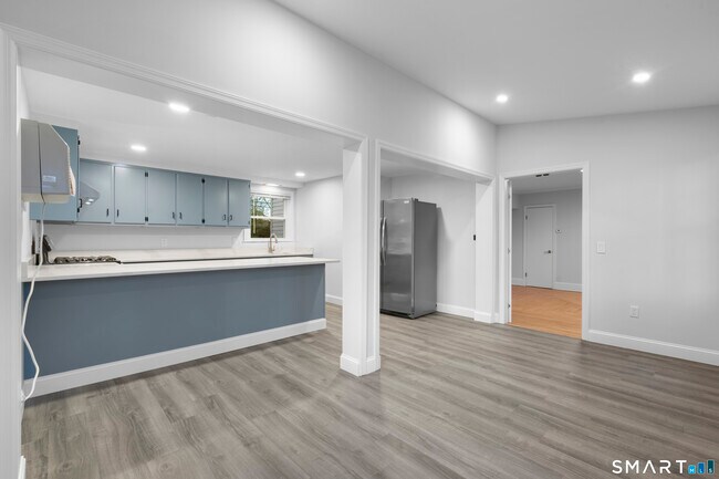 Building Photo - 43 Elmwood Ave
