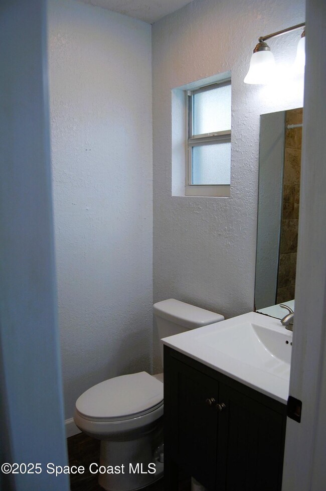 Building Photo - 360 Sabal Ave