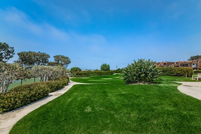 Building Photo - Del Mar Furnished Townhome with Ocean View...