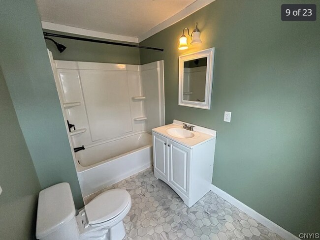 Building Photo - 201 E Glen Ave