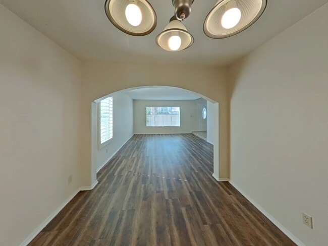 Building Photo - 743 Spruce Tree Cir