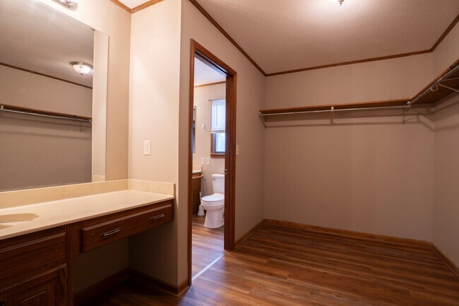 Building Photo - 4 Bedroom, 2 Bathroom Home in Greene County, TN