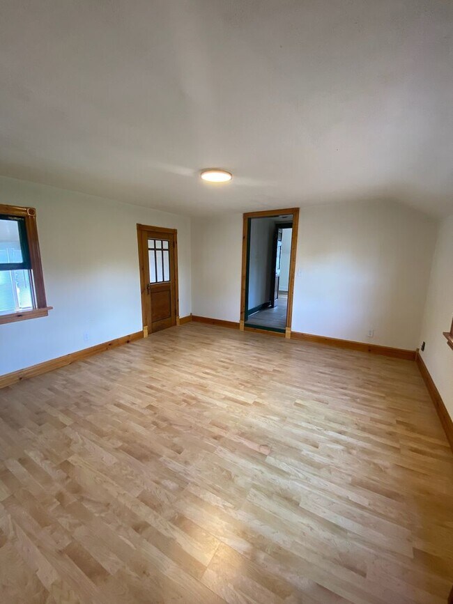 Building Photo - 1717 Iowa St