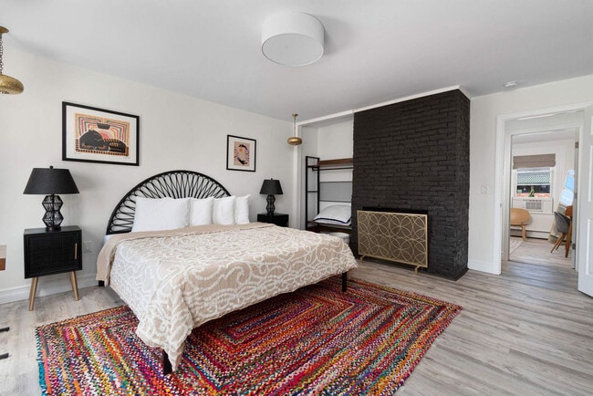 Building Photo - 136 Main St