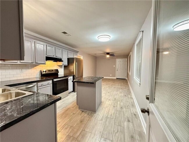 Building Photo - 1385 Cherokee Ave