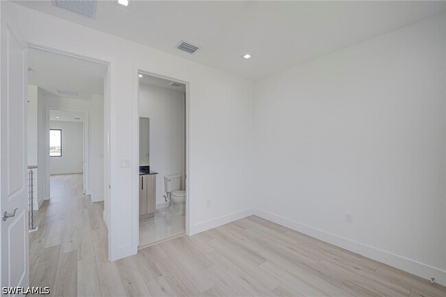Building Photo - 4775 Quercia Dr