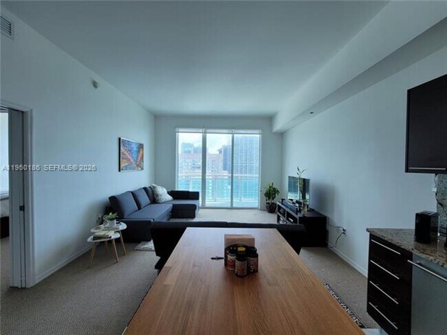 Building Photo - 950 Brickell Bay Dr