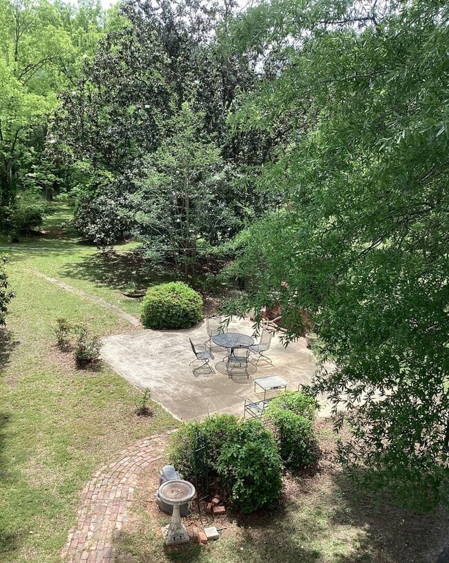 Building Photo - Stately Mansion on 17 Acres with Enormous Magnolia Trees