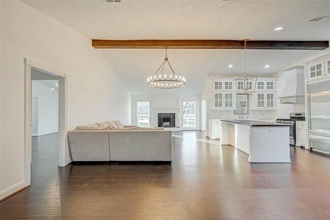 Building Photo - 520 E Castle Harbour Dr