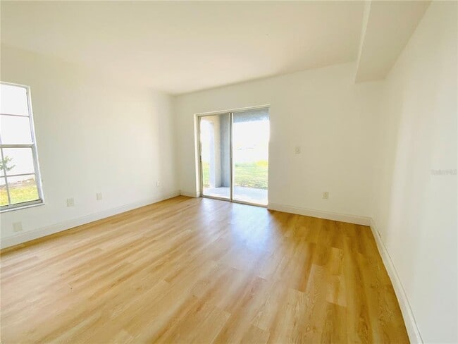 Building Photo - 7200 E Bank Dr