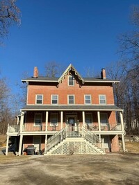 Building Photo - 120 Market St