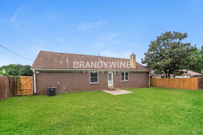 Building Photo - 6490 Saddleback Cir