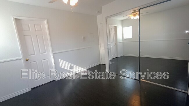 Building Photo - 1866 Via Capri St