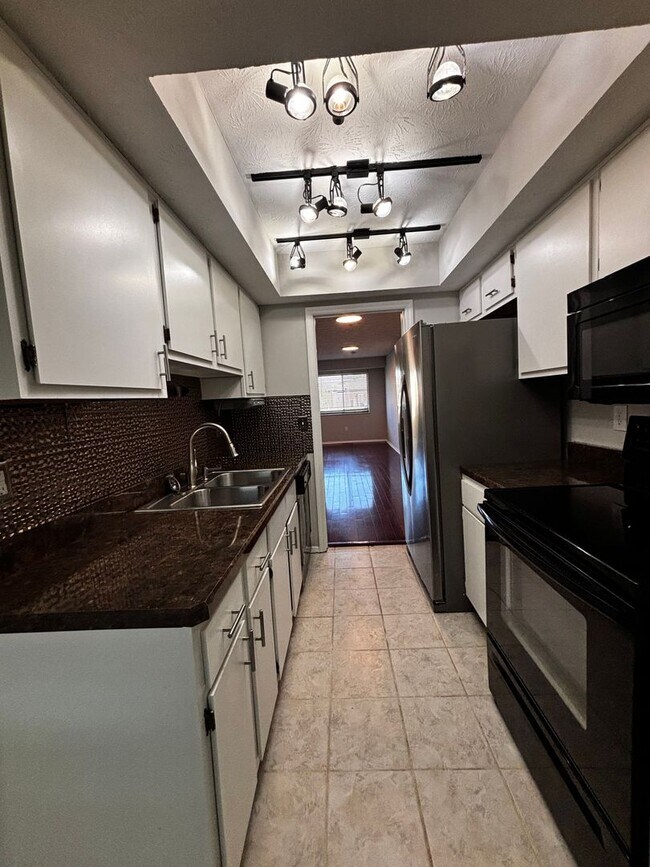 Building Photo - Cozy Butler Township Home with 2-Car Carport – Schedule a Tour Today!