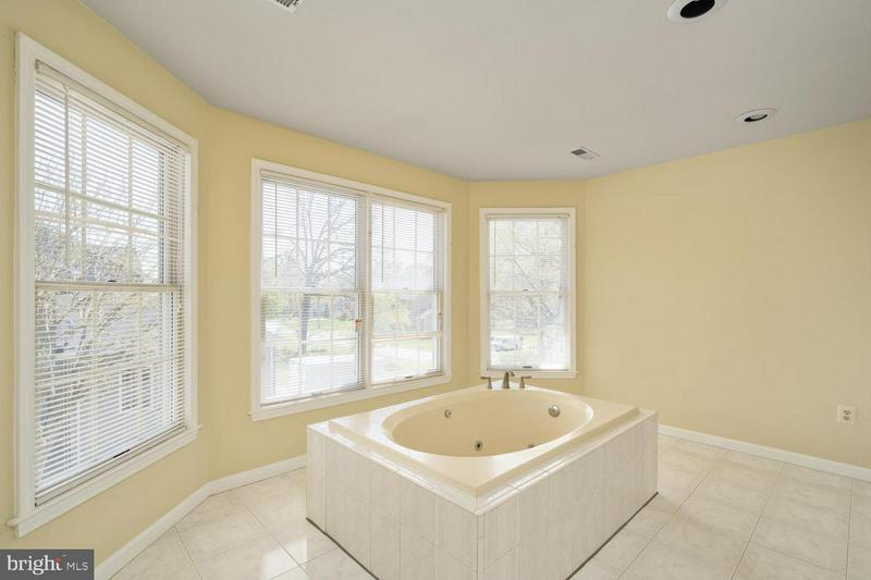 Building Photo - 2725 Oldewood Dr