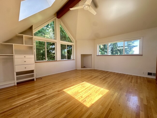 Building Photo - 3114 W Elmore St