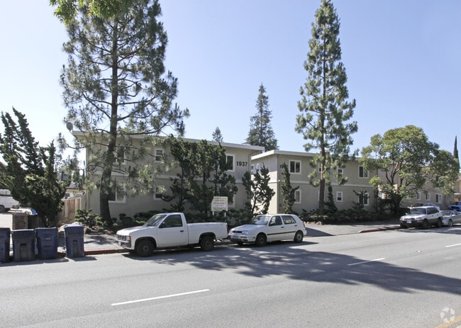 Building Photo - Woodside West Apartments