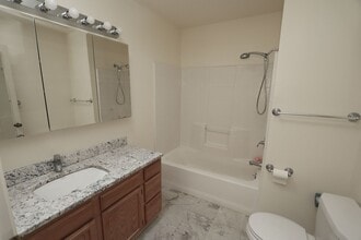 Building Photo - Beautiful updated pet-friendly condo in the Lewiston Orchards