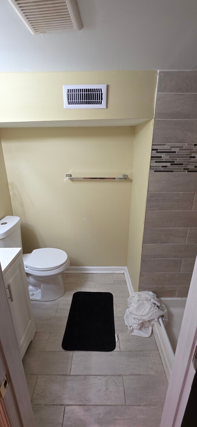 Building Photo - 308 Marydell Rd