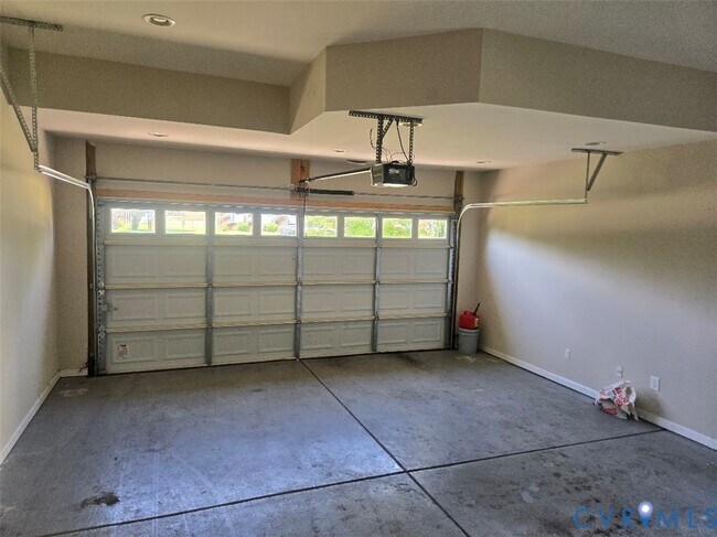 Building Photo - 4801 Thornhurst St
