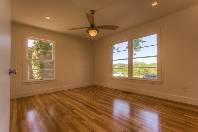 Building Photo - Fantastic Remodel in a Perfect Location!