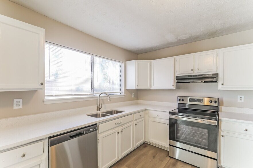 Building Photo - 8964 Raven Dr