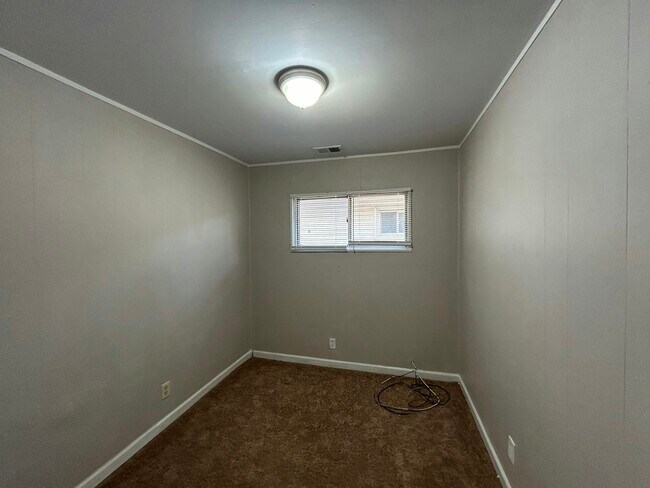 Building Photo - 15907 Knight