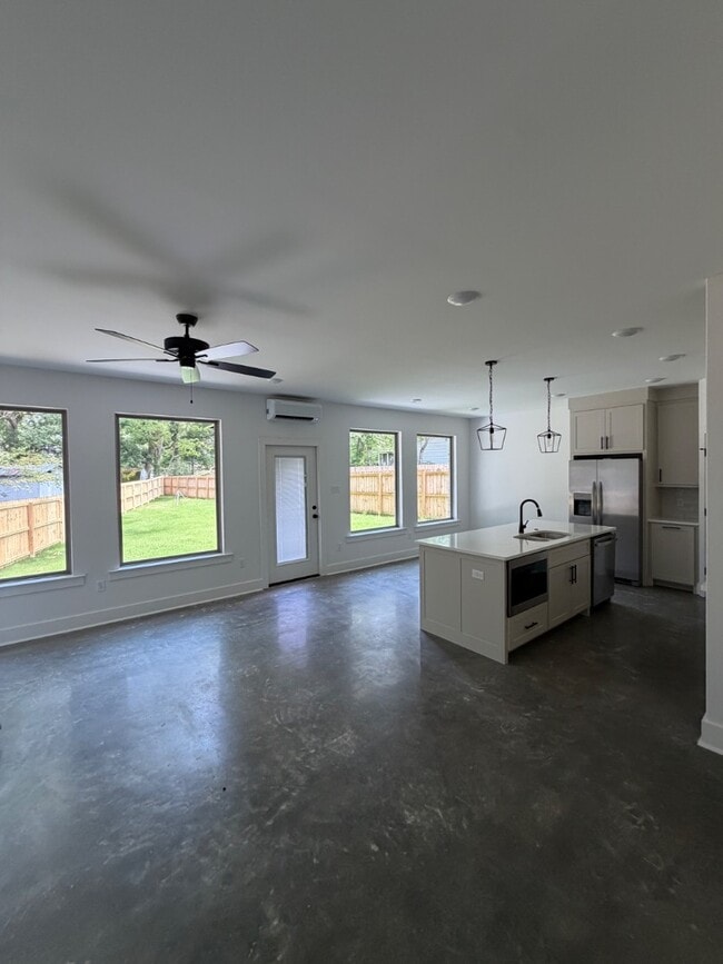 Building Photo - 414 Prickett Rd