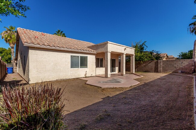 Building Photo - Charming 3-Bed, 2-Bath Single-Story Home i...