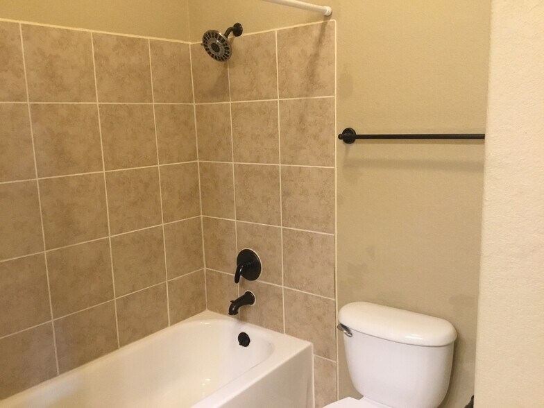 Building Photo - 4112 Chloe Ln