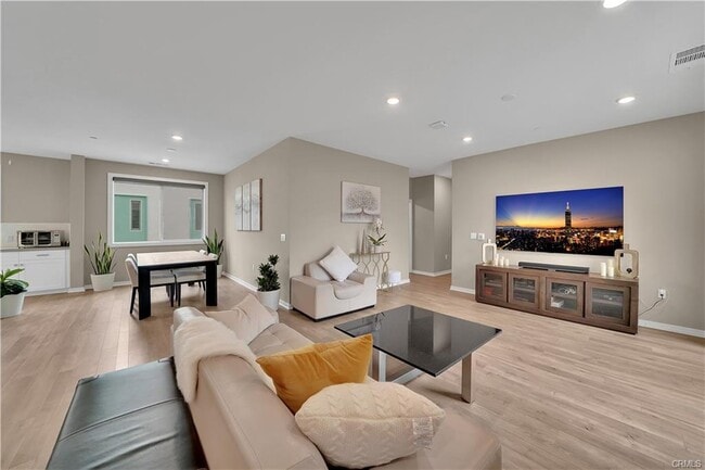 Building Photo - 203 Bowery