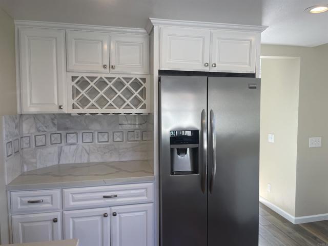 Building Photo - 2415 Levante St