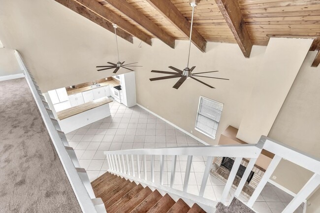 Building Photo - 2433 Southridge Rd