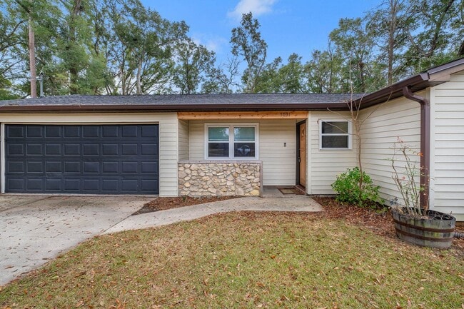 Building Photo - 5831 Split Oak Ln