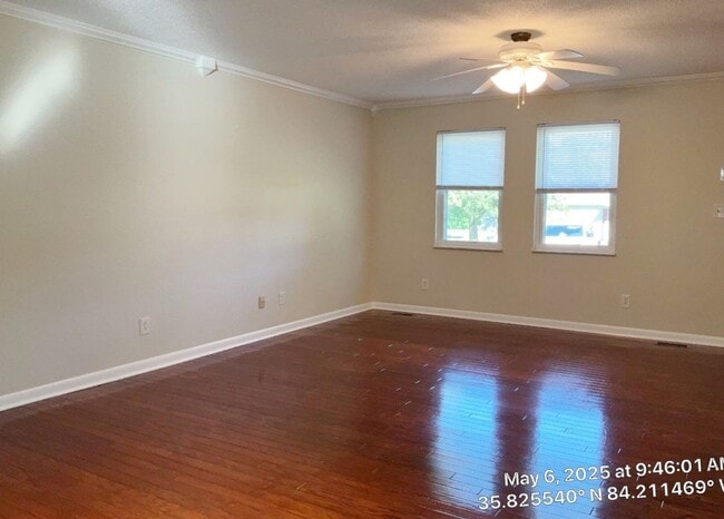 Building Photo - ** ~~ Beautiful 3 bedroom 2 bath house in ...