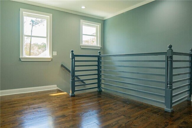 Building Photo - 1433 Merriman Ln NE