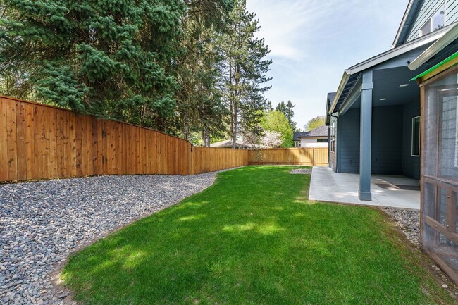 Building Photo - Spacious 4BR Modern Retreat and Luxury Liv...