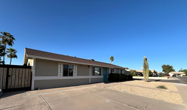 Building Photo - REMODELED 3 BEDROOM PLUS BONUS ROOM/BEDROOM. GREAT BACKYARD