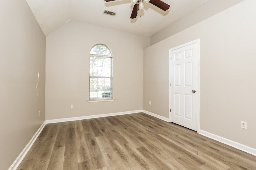 Building Photo - 7730 Shadow Fork Ln