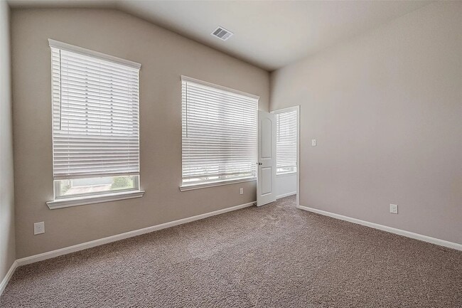 Building Photo - 2559 Terrace Point Dr