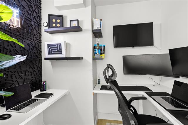 Building Photo - 1513 Carriage Ln