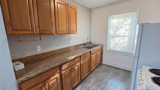 Building Photo - 2326 NW 22nd St