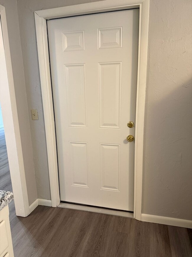Building Photo - Updated 3 bedroom Near SWOSU $1.200/month