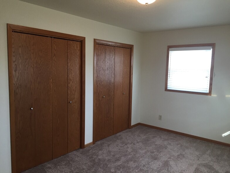 Master Bedroom (upstairs) - 16' x 13' - 521 6th Avenue Northeast