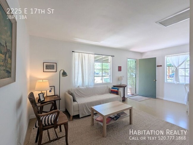 Building Photo - 2225 E 17th St